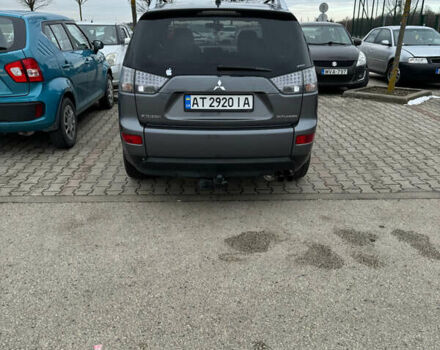 Серый Мицубиси Аутлендер, объемом двигателя 1.97 л и пробегом 260 тыс. км за 10900 $, фото 3 на Automoto.ua