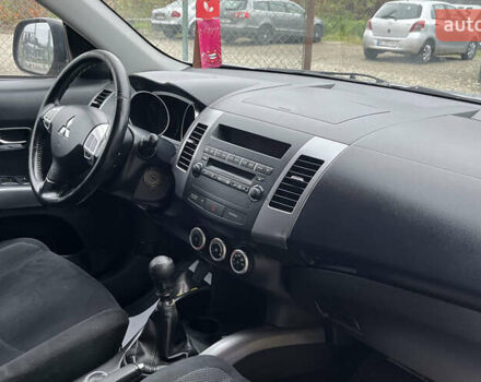 Серый Мицубиси Аутлендер, объемом двигателя 1.97 л и пробегом 310 тыс. км за 7600 $, фото 13 на Automoto.ua