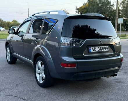 Сірий Міцубісі Аутлендер, об'ємом двигуна 2 л та пробігом 270 тис. км за 4600 $, фото 3 на Automoto.ua