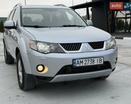 Серый Мицубиси Аутлендер, объемом двигателя 2 л и пробегом 299 тыс. км за 7750 $, фото 3 на Automoto.ua