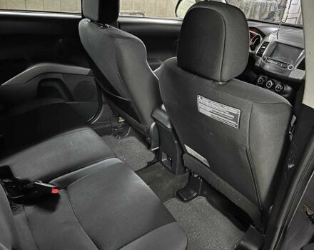 Серый Мицубиси Аутлендер, объемом двигателя 2.4 л и пробегом 190 тыс. км за 8000 $, фото 6 на Automoto.ua