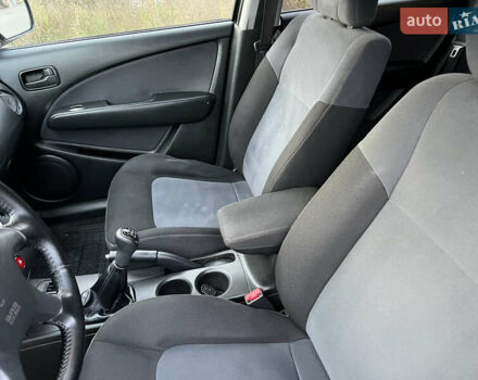 Сірий Міцубісі Аутлендер, об'ємом двигуна 2 л та пробігом 192 тис. км за 6400 $, фото 45 на Automoto.ua