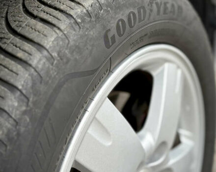 Серый Мицубиси Аутлендер, объемом двигателя 2.38 л и пробегом 238 тыс. км за 7450 $, фото 37 на Automoto.ua