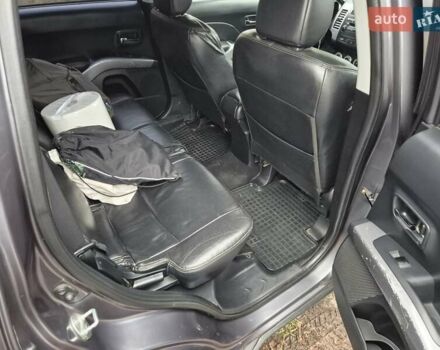 Сірий Міцубісі Аутлендер, об'ємом двигуна 3 л та пробігом 299 тис. км за 9000 $, фото 14 на Automoto.ua