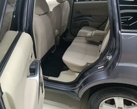 Сірий Міцубісі Аутлендер, об'ємом двигуна 2.36 л та пробігом 214 тис. км за 8500 $, фото 7 на Automoto.ua