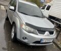 Серый Мицубиси Аутлендер, объемом двигателя 0 л и пробегом 319 тыс. км за 6900 $, фото 1 на Automoto.ua