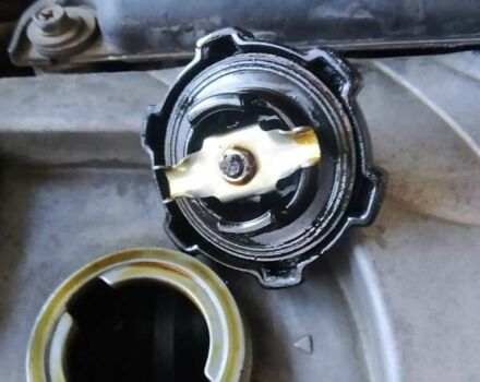 Серый Мицубиси Аутлендер, объемом двигателя 2.38 л и пробегом 189 тыс. км за 7600 $, фото 16 на Automoto.ua