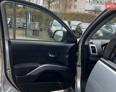 Серый Мицубиси Аутлендер, объемом двигателя 1.97 л и пробегом 310 тыс. км за 7600 $, фото 15 на Automoto.ua