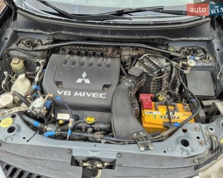 Сірий Міцубісі Аутлендер, об'ємом двигуна 3 л та пробігом 299 тис. км за 9000 $, фото 23 на Automoto.ua