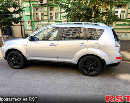 Серый Мицубиси Аутлендер, объемом двигателя 3 л и пробегом 192 тыс. км за 9800 $, фото 4 на Automoto.ua