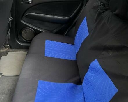 Серый Мицубиси Аутлендер, объемом двигателя 2 л и пробегом 380 тыс. км за 3700 $, фото 5 на Automoto.ua