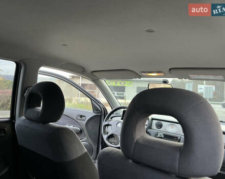 Сірий Міцубісі Аутлендер, об'ємом двигуна 2 л та пробігом 192 тис. км за 6400 $, фото 37 на Automoto.ua