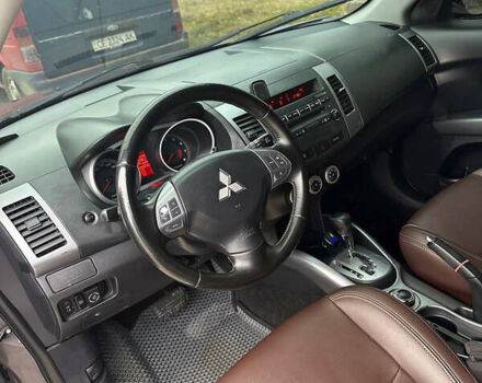 Сірий Міцубісі Аутлендер, об'ємом двигуна 2.36 л та пробігом 380 тис. км за 10000 $, фото 8 на Automoto.ua