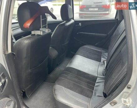 Серый Мицубиси Аутлендер, объемом двигателя 2.38 л и пробегом 280 тыс. км за 5800 $, фото 8 на Automoto.ua