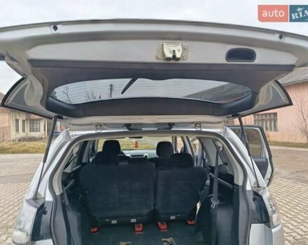 Серый Мицубиси Аутлендер, объемом двигателя 2 л и пробегом 332 тыс. км за 7650 $, фото 2 на Automoto.ua