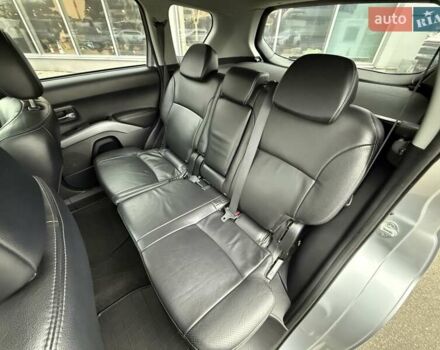 Сірий Міцубісі Аутлендер, об'ємом двигуна 3 л та пробігом 195 тис. км за 9999 $, фото 18 на Automoto.ua