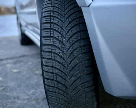 Серый Мицубиси Аутлендер, объемом двигателя 2.38 л и пробегом 238 тыс. км за 7450 $, фото 3 на Automoto.ua