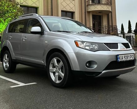 Серый Мицубиси Аутлендер, объемом двигателя 3 л и пробегом 129 тыс. км за 10500 $, фото 7 на Automoto.ua