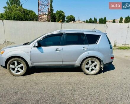 Серый Мицубиси Аутлендер, объемом двигателя 3 л и пробегом 188 тыс. км за 10000 $, фото 6 на Automoto.ua