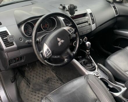Міцубісі Аутлендер 2007 у Славянске на Automoto.ua Сірий Міцубісі Аутлендер, об'ємом двигуна 2 л та пробігом 121 тис. км за 5300 $, фото 9 на Automoto.ua