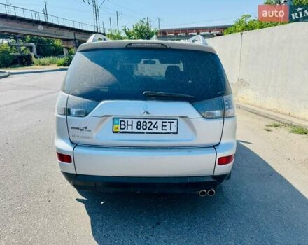 Серый Мицубиси Аутлендер, объемом двигателя 3 л и пробегом 188 тыс. км за 10000 $, фото 5 на Automoto.ua