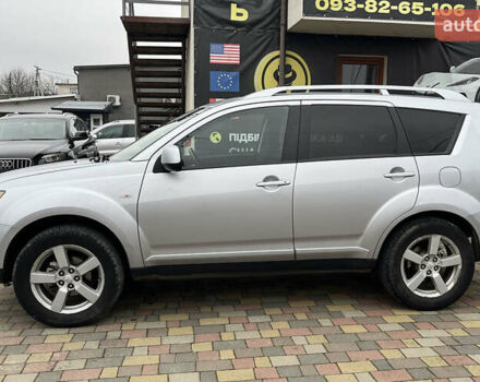 Серый Мицубиси Аутлендер, объемом двигателя 1.97 л и пробегом 310 тыс. км за 7600 $, фото 3 на Automoto.ua