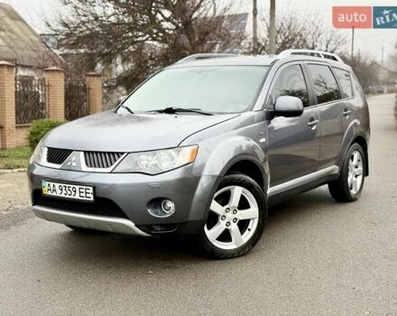 Сірий Міцубісі Аутлендер, об'ємом двигуна 3 л та пробігом 227 тис. км за 8900 $, фото 3 на Automoto.ua