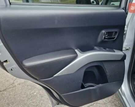 Серый Мицубиси Аутлендер, объемом двигателя 3 л и пробегом 197 тыс. км за 9500 $, фото 13 на Automoto.ua