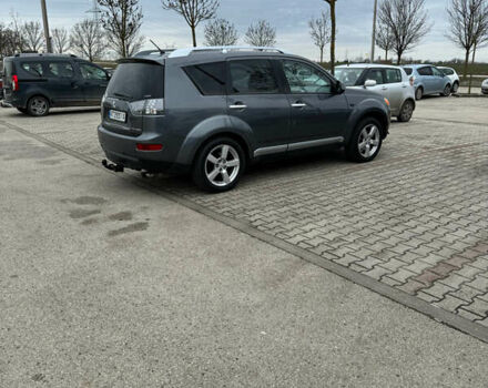 Серый Мицубиси Аутлендер, объемом двигателя 1.97 л и пробегом 260 тыс. км за 10900 $, фото 4 на Automoto.ua