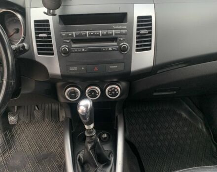 Міцубісі Аутлендер 2007 у Славянске на Automoto.ua Сірий Міцубісі Аутлендер, об'ємом двигуна 2 л та пробігом 121 тис. км за 5300 $, фото 12 на Automoto.ua