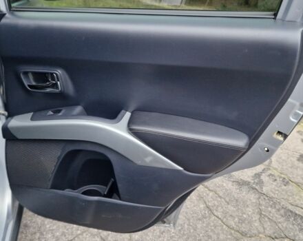 Серый Мицубиси Аутлендер, объемом двигателя 3 л и пробегом 197 тыс. км за 9500 $, фото 14 на Automoto.ua