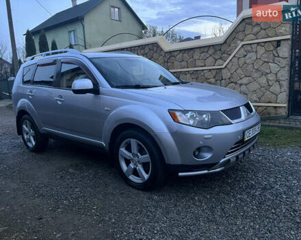 Серый Мицубиси Аутлендер, объемом двигателя 2.4 л и пробегом 236 тыс. км за 7600 $, фото 5 на Automoto.ua