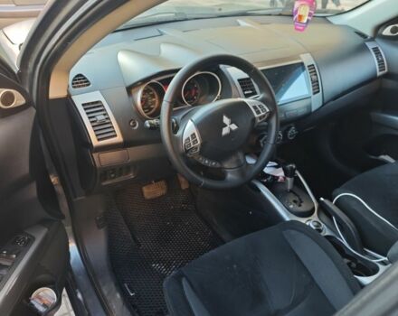 Сірий Міцубісі Аутлендер, об'ємом двигуна 3 л та пробігом 320 тис. км за 7500 $, фото 2 на Automoto.ua