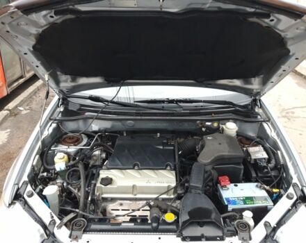 Сірий Міцубісі Аутлендер, об'ємом двигуна 2.4 л та пробігом 190 тис. км за 6000 $, фото 8 на Automoto.ua