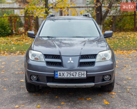 Міцубісі Аутлендер 2007 у Харкові на Automoto.ua Сірий Міцубісі Аутлендер, об'ємом двигуна 2.38 л та пробігом 283 тис. км за 6000 $, фото 1 на Automoto.ua