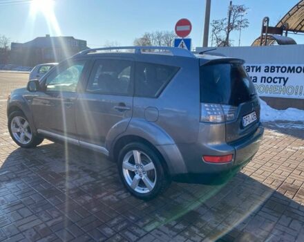 Серый Мицубиси Аутлендер, объемом двигателя 2 л и пробегом 400 тыс. км за 4700 $, фото 3 на Automoto.ua