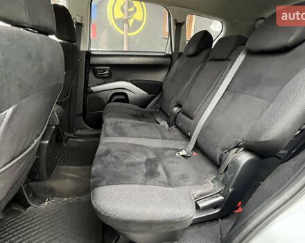 Серый Мицубиси Аутлендер, объемом двигателя 1.97 л и пробегом 310 тыс. км за 7600 $, фото 18 на Automoto.ua