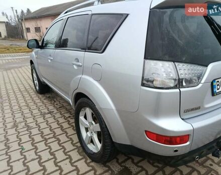 Серый Мицубиси Аутлендер, объемом двигателя 2 л и пробегом 332 тыс. км за 7650 $, фото 6 на Automoto.ua
