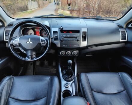 Сірий Міцубісі Аутлендер, об'ємом двигуна 0 л та пробігом 320 тис. км за 4049 $, фото 15 на Automoto.ua