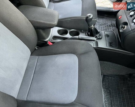 Серый Мицубиси Аутлендер, объемом двигателя 2 л и пробегом 196 тыс. км за 6450 $, фото 12 на Automoto.ua