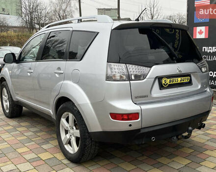 Серый Мицубиси Аутлендер, объемом двигателя 1.97 л и пробегом 310 тыс. км за 7600 $, фото 4 на Automoto.ua