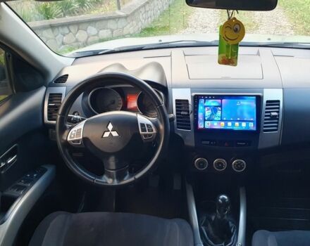 Серый Мицубиси Аутлендер, объемом двигателя 2 л и пробегом 320 тыс. км за 7500 $, фото 14 на Automoto.ua