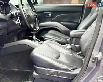 Сірий Міцубісі Аутлендер, об'ємом двигуна 3 л та пробігом 227 тис. км за 8900 $, фото 21 на Automoto.ua