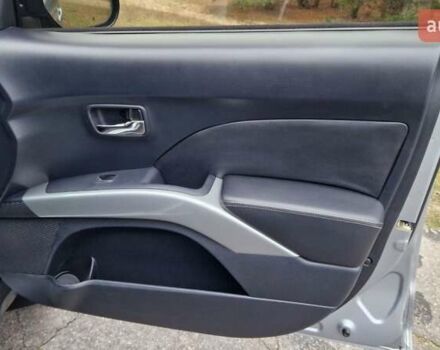 Серый Мицубиси Аутлендер, объемом двигателя 3 л и пробегом 197 тыс. км за 9500 $, фото 16 на Automoto.ua