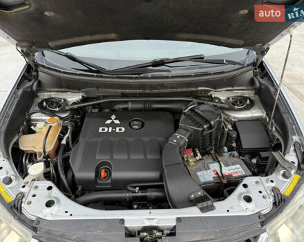 Серый Мицубиси Аутлендер, объемом двигателя 2 л и пробегом 299 тыс. км за 7750 $, фото 44 на Automoto.ua