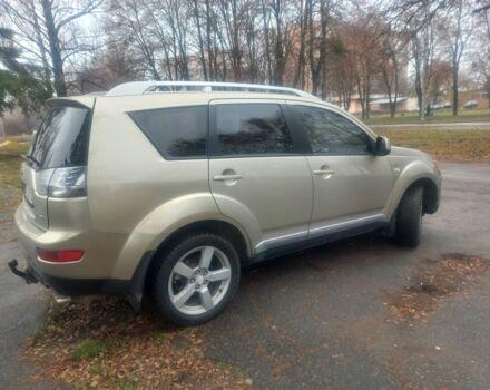 Сірий Міцубісі Аутлендер, об'ємом двигуна 2 л та пробігом 245 тис. км за 8600 $, фото 3 на Automoto.ua