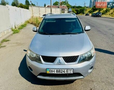 Серый Мицубиси Аутлендер, объемом двигателя 3 л и пробегом 188 тыс. км за 10000 $, фото 9 на Automoto.ua