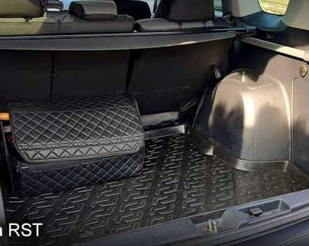 Мицубиси Аутлендер 2008 в Черкассах на Automoto.ua Серый Мицубиси Аутлендер, объемом двигателя 3 л и пробегом 72 тыс. км за 12500 $, фото 9 на Automoto.ua