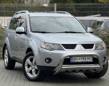 Серый Мицубиси Аутлендер, объемом двигателя 3 л и пробегом 175 тыс. км за 8500 $, фото 3 на Automoto.ua