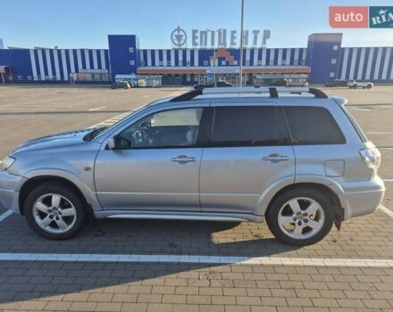 Сірий Міцубісі Аутлендер, об'ємом двигуна 2 л та пробігом 247 тис. км за 5600 $, фото 5 на Automoto.ua